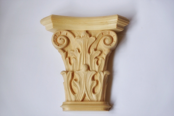 Handgeschnitzte Ornamente